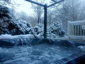 Treehouse - Hot Tub